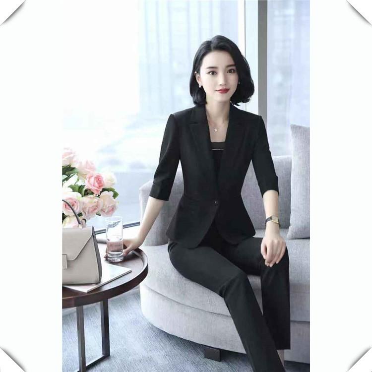 西服應(yīng)該要怎么選呢？西服定做廠家告訴你