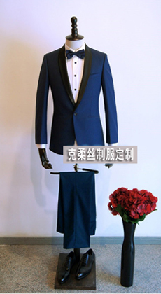 白領(lǐng)單排扣西服套裝定制